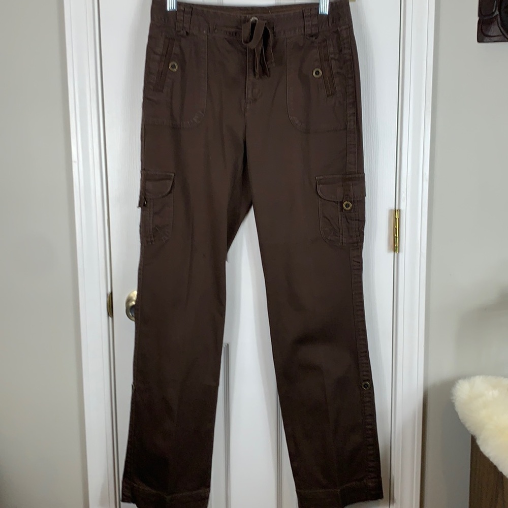 St. John’s Bay brown pants size 6, has 6 pockets